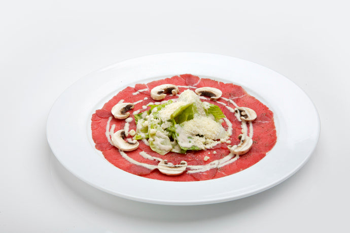 Carpacio von der Rinderzunge mit Trüfel, Parmesan und Aioli