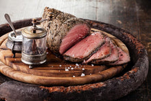 Lade das Bild in den Galerie-Viewer, RINDERBRATEN | saftiges Dry Aged Rindfleisch vom Freilandrind
