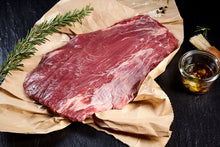 Lade das Bild in den Galerie-Viewer, Dry Aged Flank Steak kaufen
